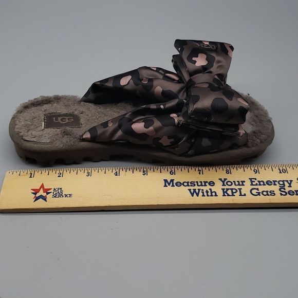 UGG LEOPARD LUSHETTE SLIDE SHEARLING SATIN PUFFER SANDALS - Picture 9 of 9